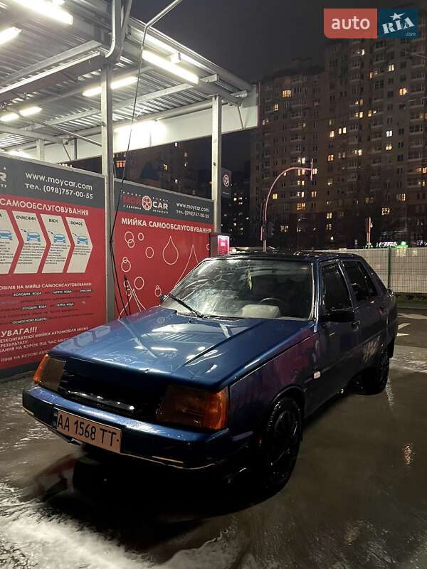 Лифтбек ЗАЗ 1103 Славута 2004 в Киеве