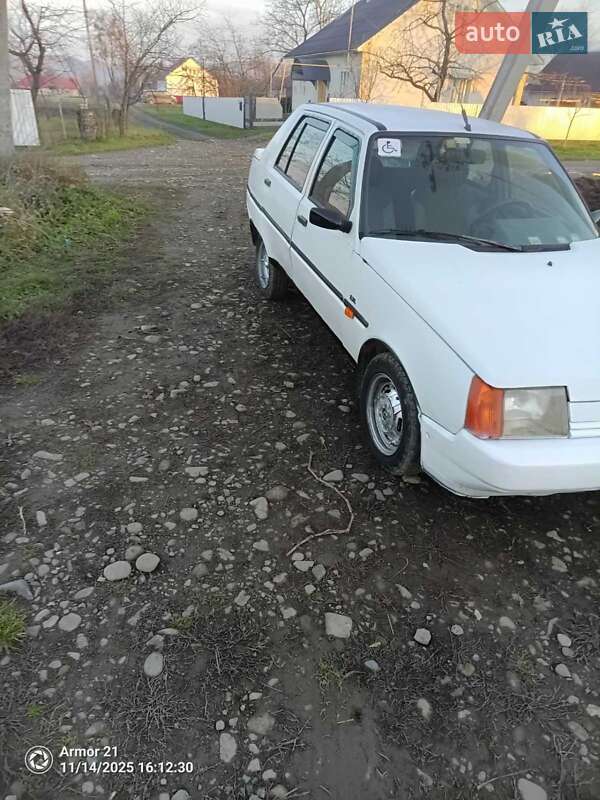 Лифтбек ЗАЗ 1103 Славута 2003 в Банилове фото 4 Лифтбек ЗАЗ 1103 Славута 2003 в Банилове