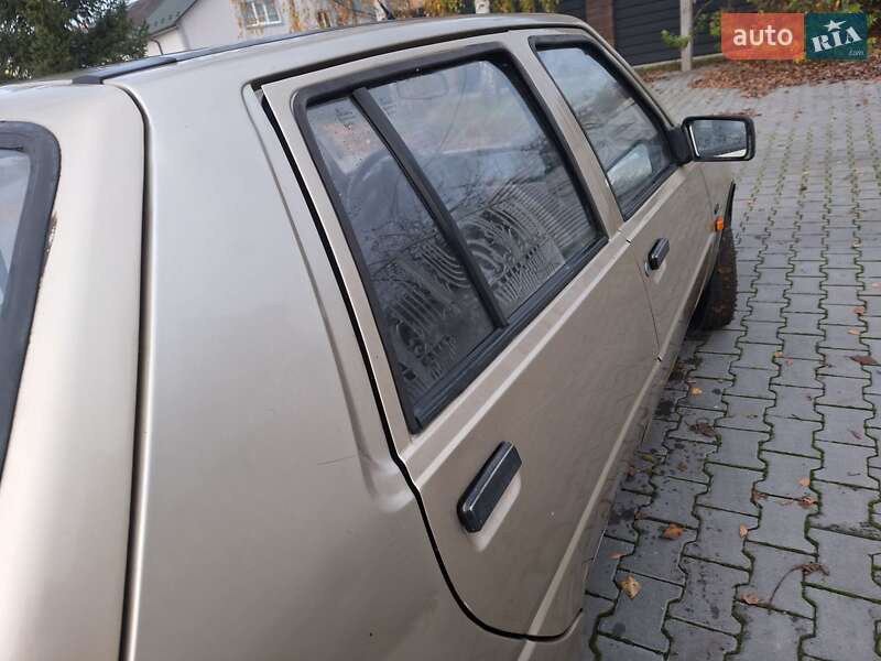 Лифтбек ЗАЗ 1103 Славута 2003 в Черновцах