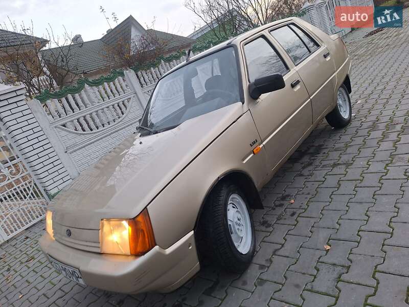 Лифтбек ЗАЗ 1103 Славута 2003 в Черновцах