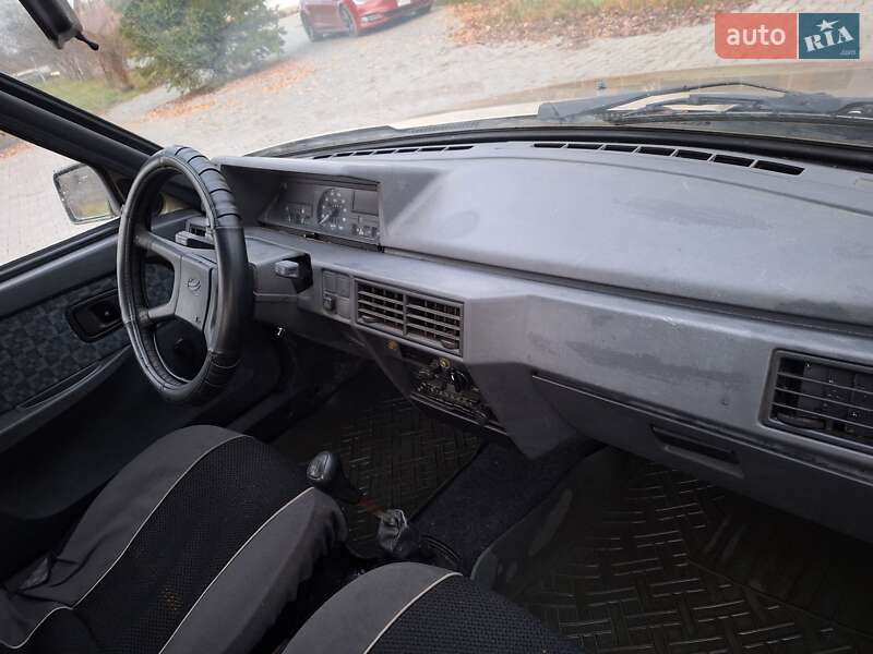 Лифтбек ЗАЗ 1103 Славута 2003 в Черновцах