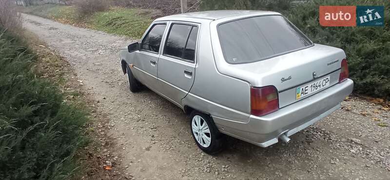 Лифтбек ЗАЗ 1103 Славута 2000 в Днепре