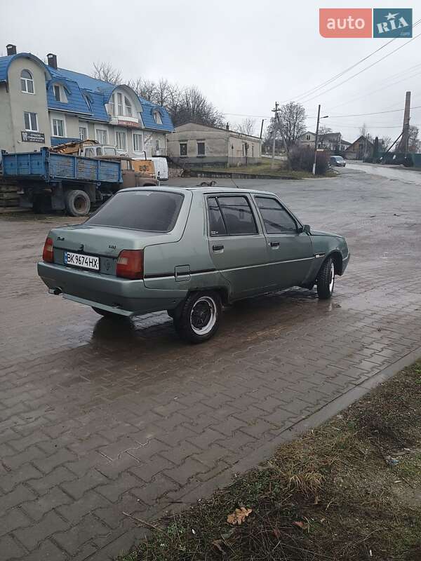 Лифтбек ЗАЗ 1103 Славута 2007 в Городке