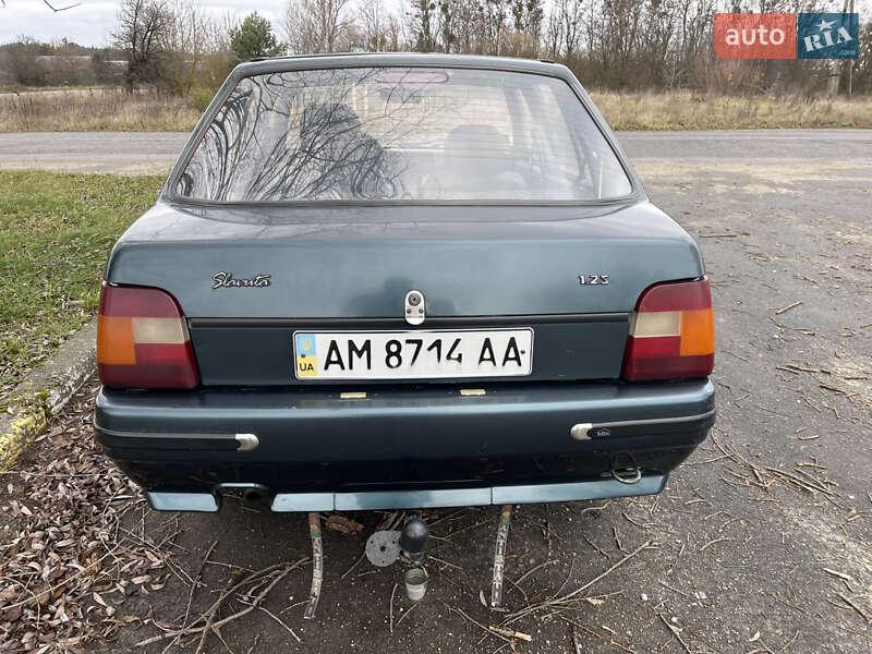 Лифтбек ЗАЗ 1103 Славута 2005 в Радомышле