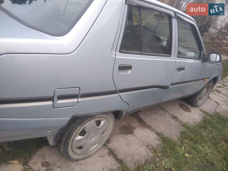 Лифтбек ЗАЗ 1103 Славута 2005 в Копычинце