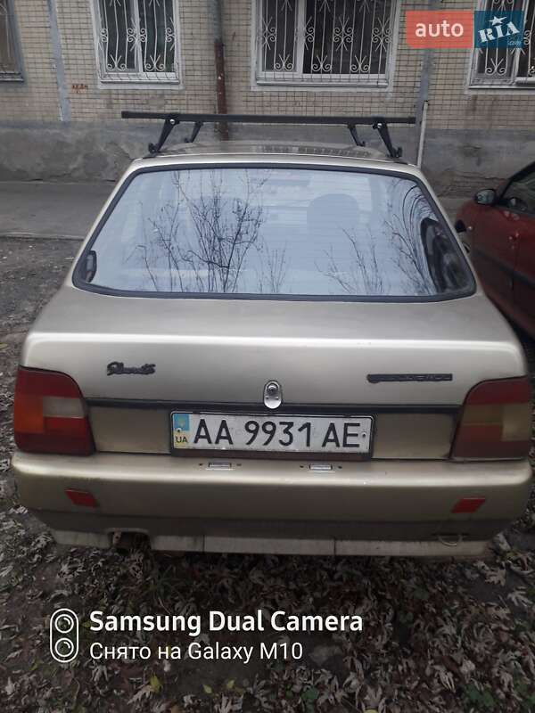 Лифтбек ЗАЗ 1103 Славута 2001 в Киеве