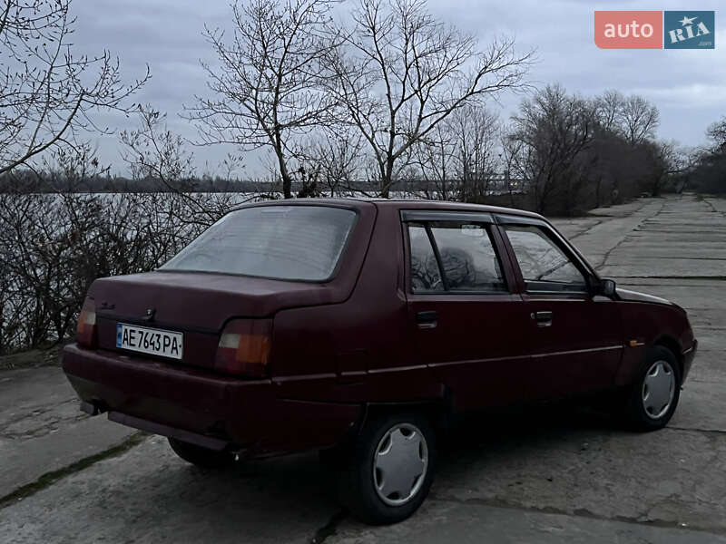 Лифтбек ЗАЗ 1103 Славута 2004 в Днепре