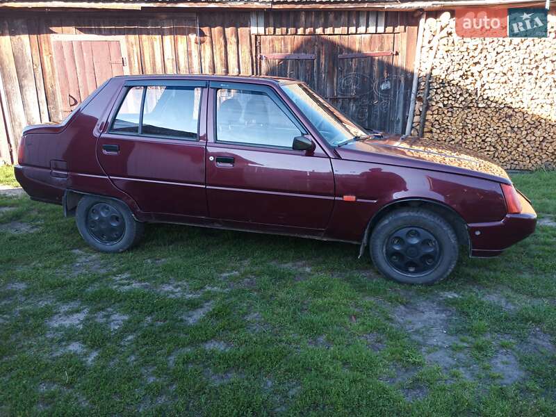 Лифтбек ЗАЗ 1103 Славута 2007 в Дубно