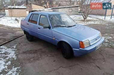 Лифтбек ЗАЗ 1103 Славута 2001 в Новой Праге