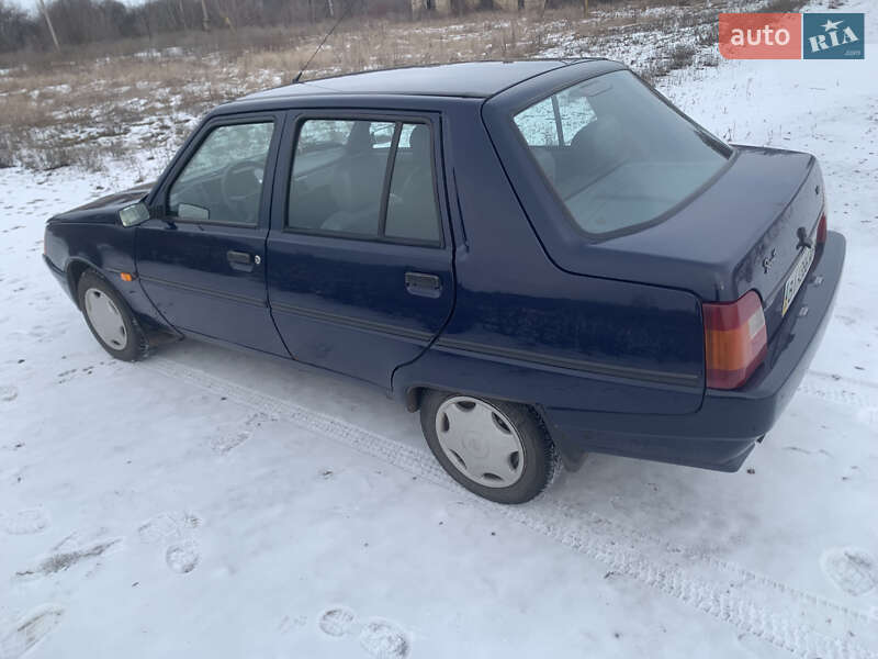 Лифтбек ЗАЗ 1103 Славута 2006 в Хороле фото 8 Лифтбек ЗАЗ 1103 Славута 2006 в Хороле