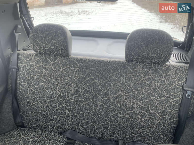 Лифтбек ЗАЗ 1103 Славута 2006 в Хороле фото 13 Лифтбек ЗАЗ 1103 Славута 2006 в Хороле
