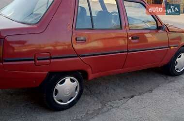 Лифтбек ЗАЗ 1103 Славута 2006 в Николаеве