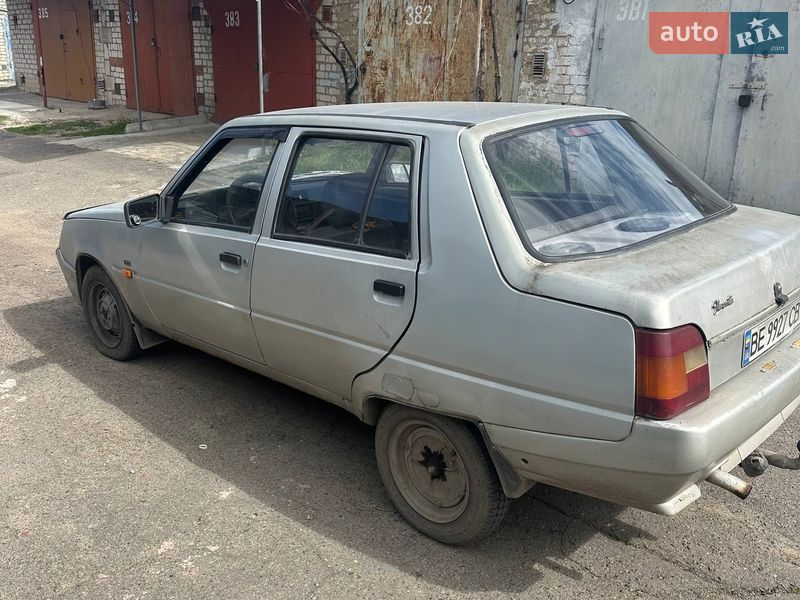 Лифтбек ЗАЗ 1103 Славута 2003 в Николаеве