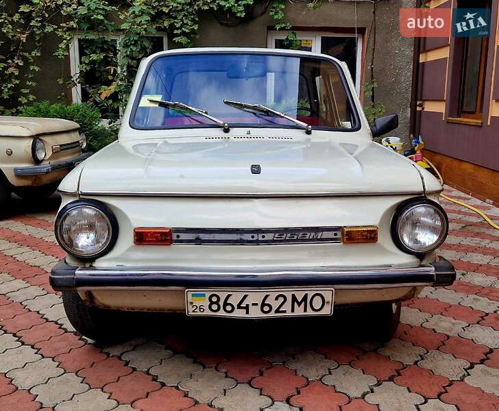 Седан ЗАЗ 968М 1990 в Черновцах