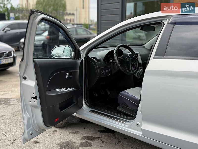 Лифтбек ЗАЗ Forza 2011 в Шептицькому