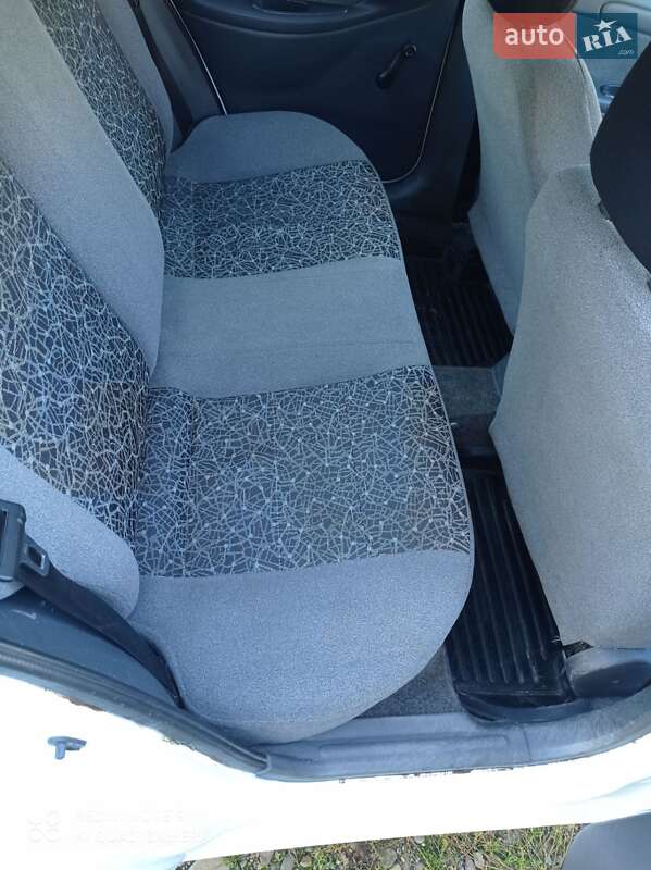 Седан ЗАЗ Lanos 2012 в Черновцах