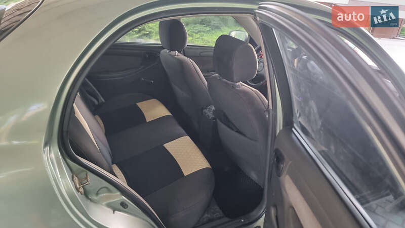 Седан ЗАЗ Lanos 2010 в Великой Александровке