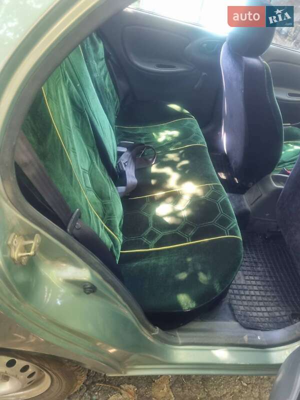 Седан ЗАЗ Lanos 2010 в Чутове