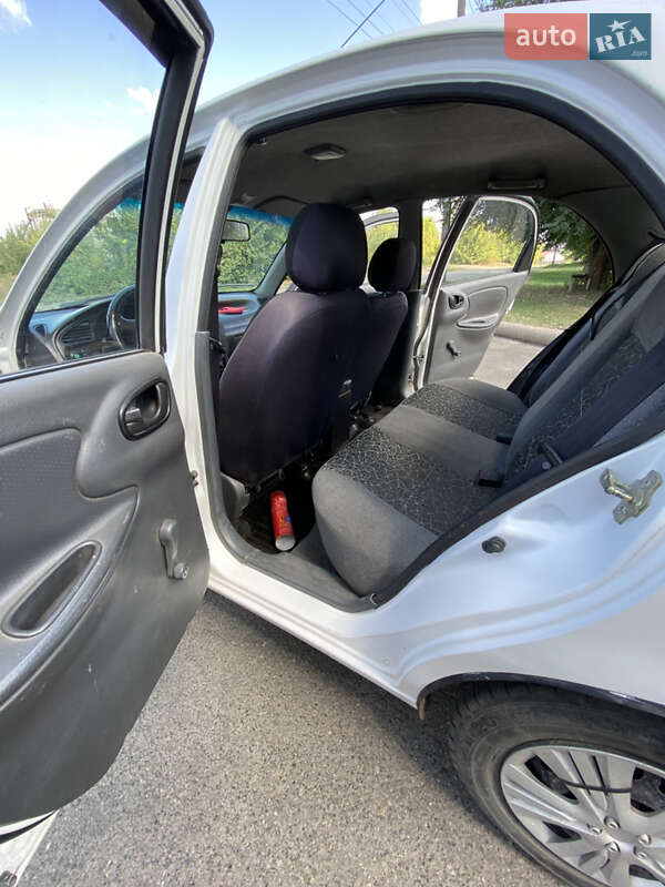 Седан ЗАЗ Lanos 2010 в Смеле