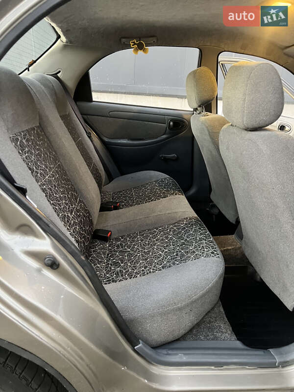 Седан ЗАЗ Lanos 2011 в Киеве