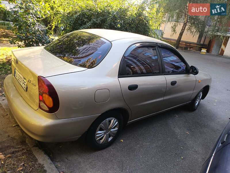 Седан ЗАЗ Lanos 2011 в Киеве