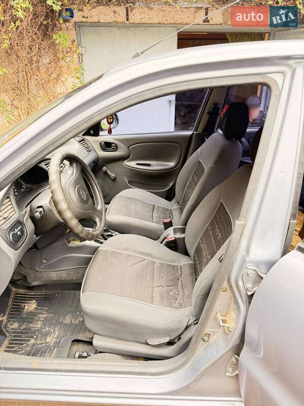 Седан ЗАЗ Lanos 2010 в Кривом Роге