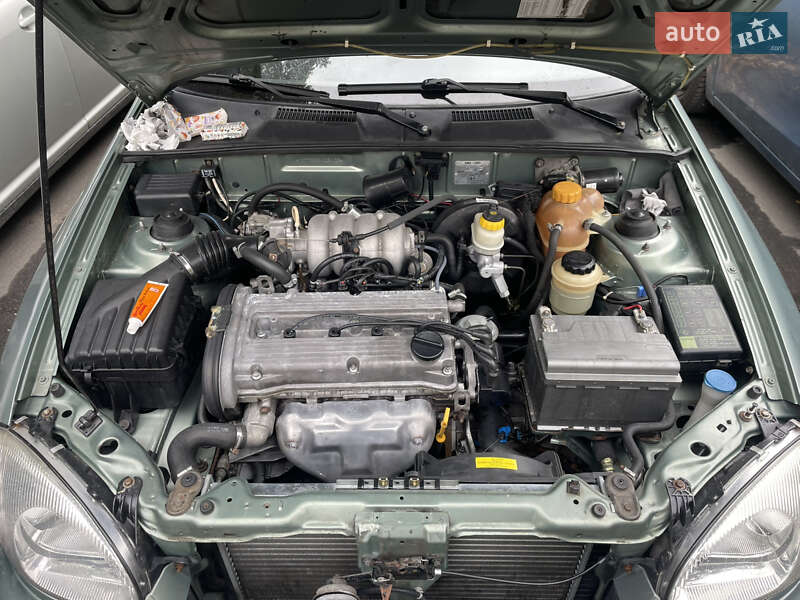 Седан ЗАЗ Lanos 2010 в Киеве