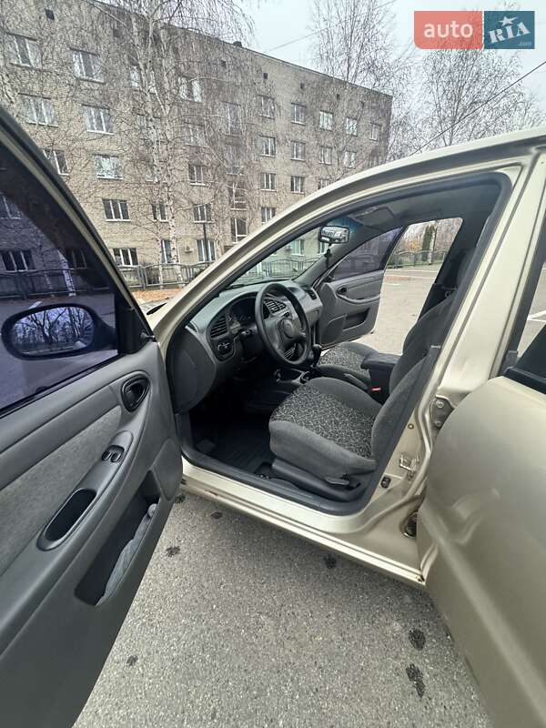 Седан ЗАЗ Lanos 2011 в Зміїві