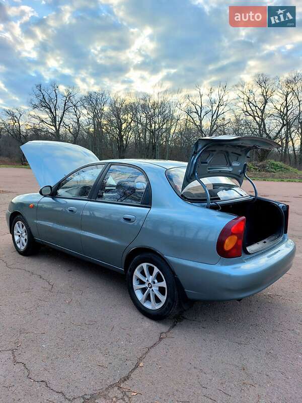 Седан ЗАЗ Lanos 2011 в Тростянце