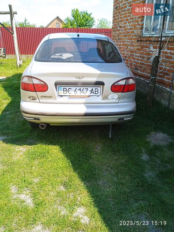 Седан ЗАЗ Sens 2004 в Радехове