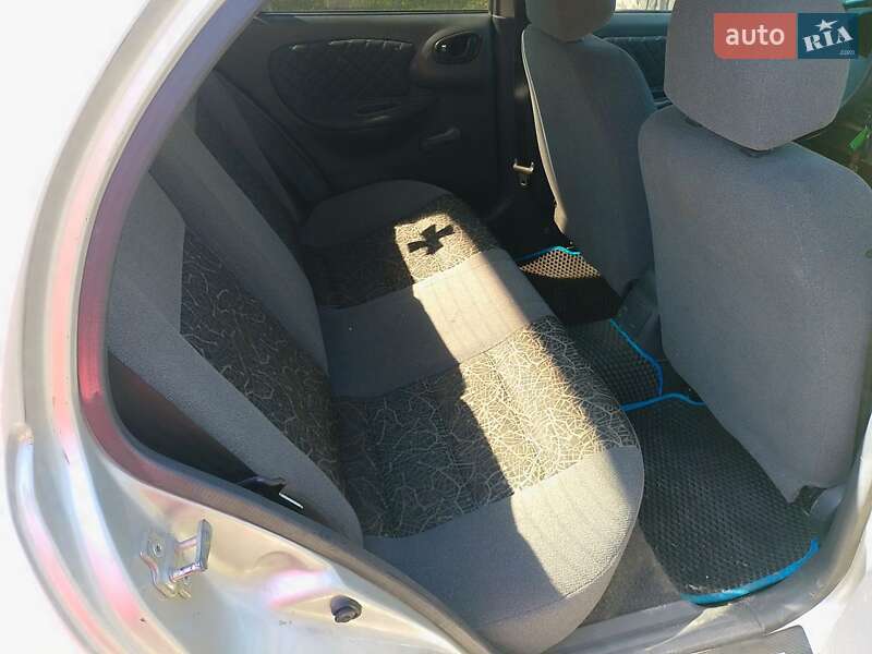 Седан ЗАЗ Sens 2007 в Черновцах