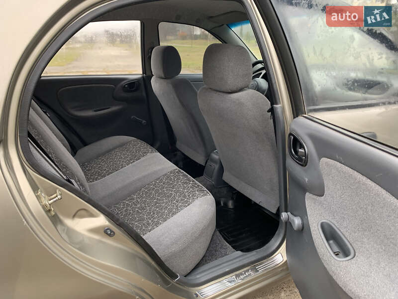 Седан ЗАЗ Sens 2011 в Славуті