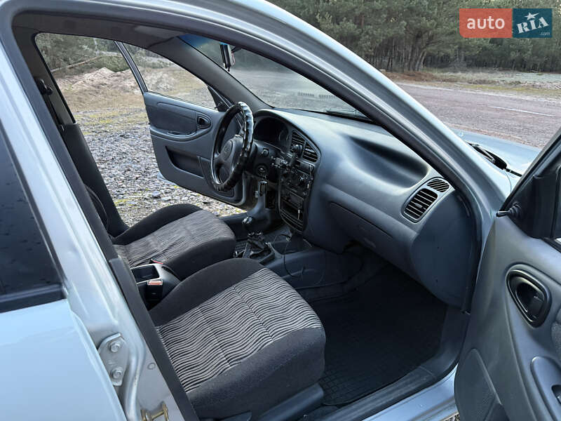 Седан ЗАЗ Sens 2015 в Макарові