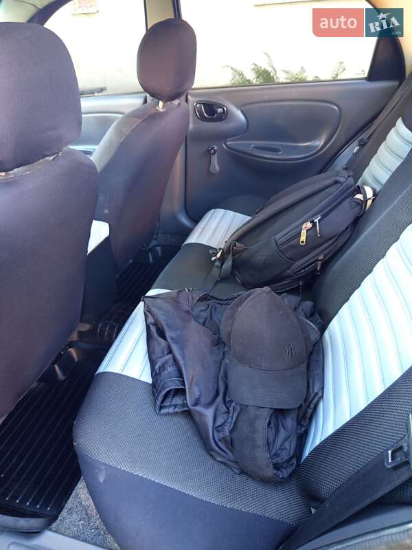 Седан ЗАЗ Sens 2010 в Східниці