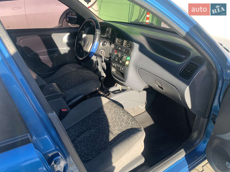 Седан ЗАЗ Sens 2011 в Черновцах