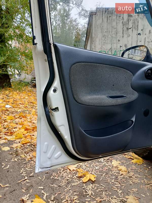 Седан ЗАЗ Sens 2007 в Дніпрі