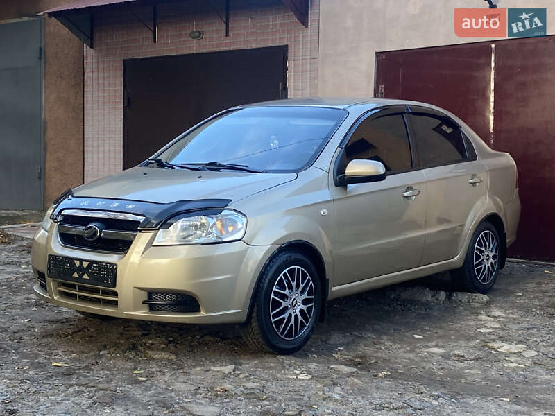 Седан ЗАЗ Vida 2013 в Краснограді