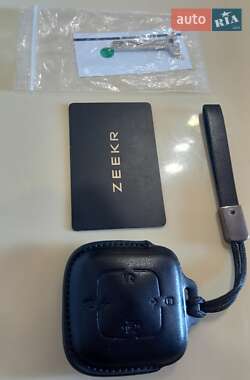 Внедорожник / Кроссовер Zeekr 001 2022 в 