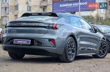 Позашляховик / Кросовер Zeekr 001 2024 в 