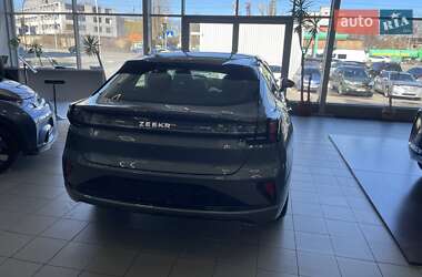 Позашляховик / Кросовер Zeekr 001 2025 в 