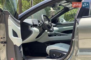 Внедорожник / Кроссовер Zeekr 001 2025 в 