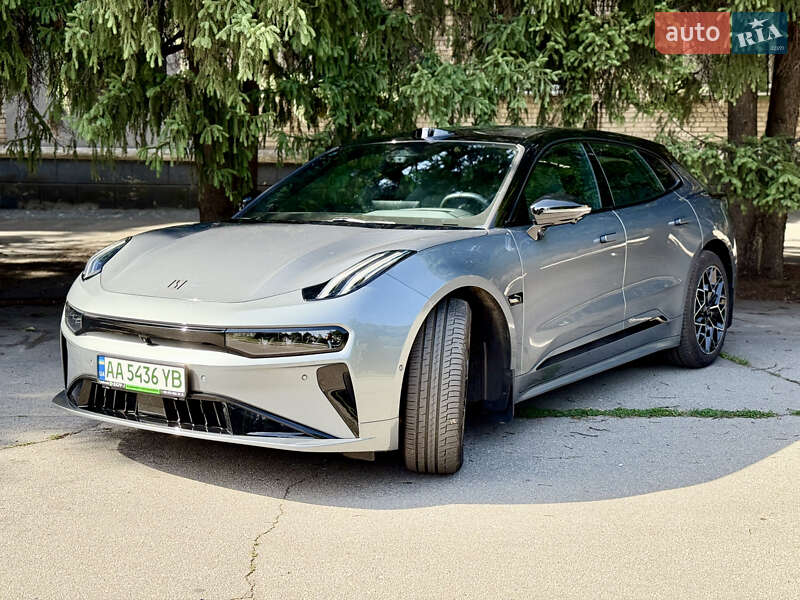 Внедорожник / Кроссовер Zeekr 001 2024 в 