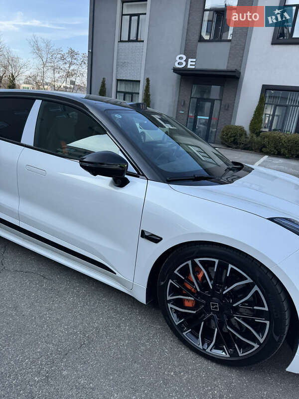 Внедорожник / Кроссовер Zeekr 001 2024 в Каменец-Подольском