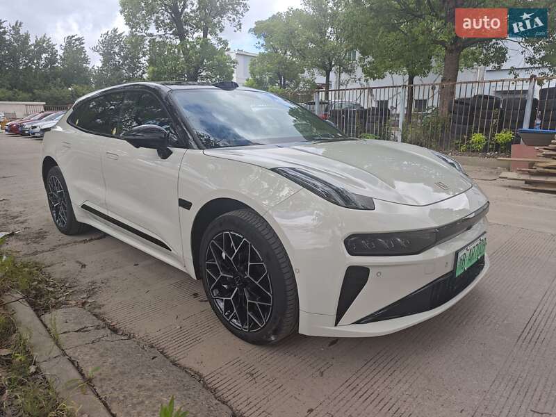 Позашляховик / Кросовер Zeekr 001 2024 в 