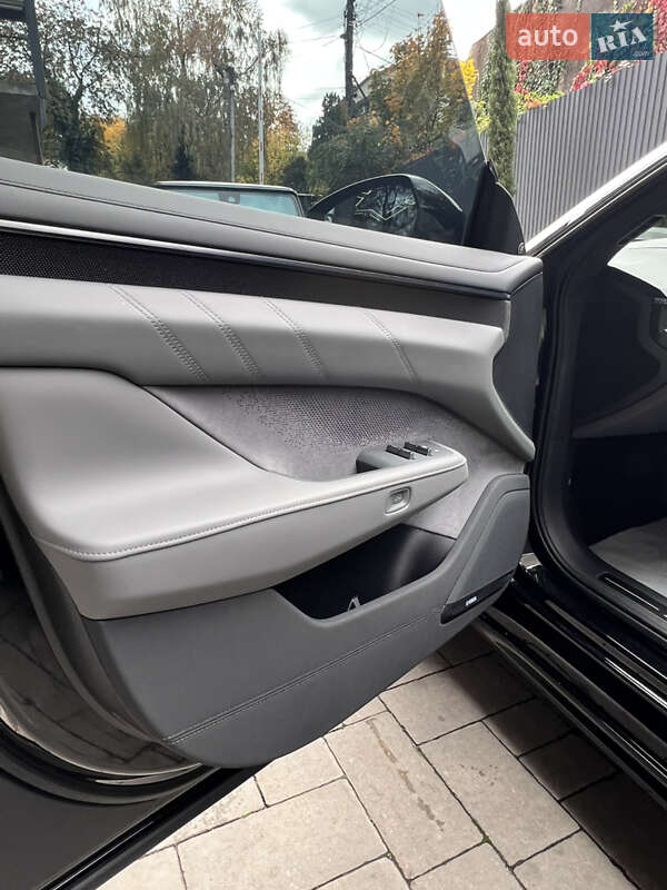 Позашляховик / Кросовер Zeekr 001 2024 в Ужгороді