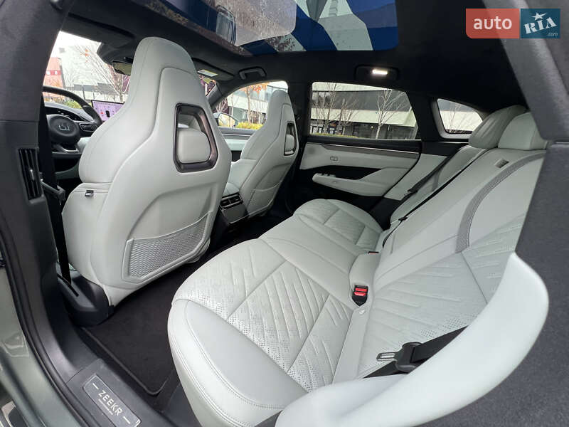 Позашляховик / Кросовер Zeekr 001 2024 в Києві