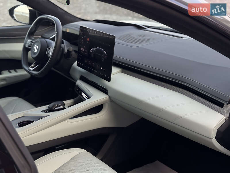 Позашляховик / Кросовер Zeekr 001 2024 в Дніпрі