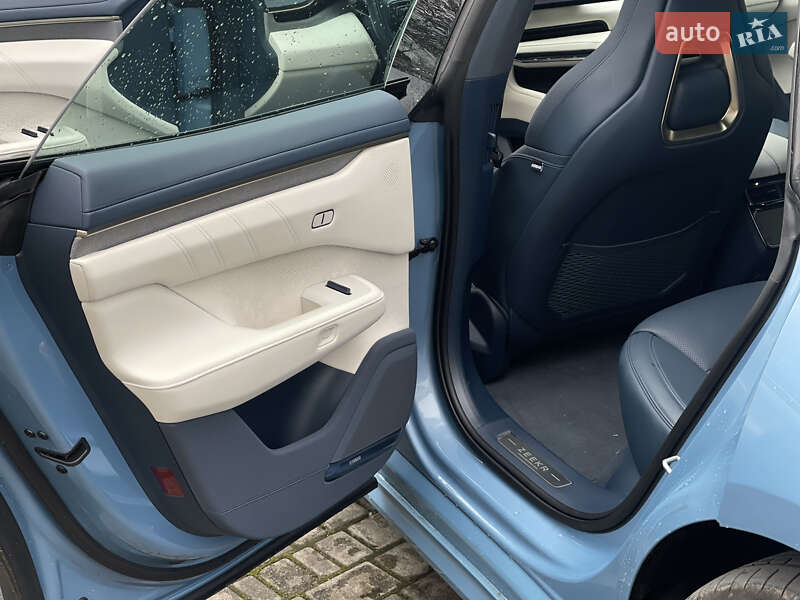 Внедорожник / Кроссовер Zeekr 001 2025 в Ивано-Франковске