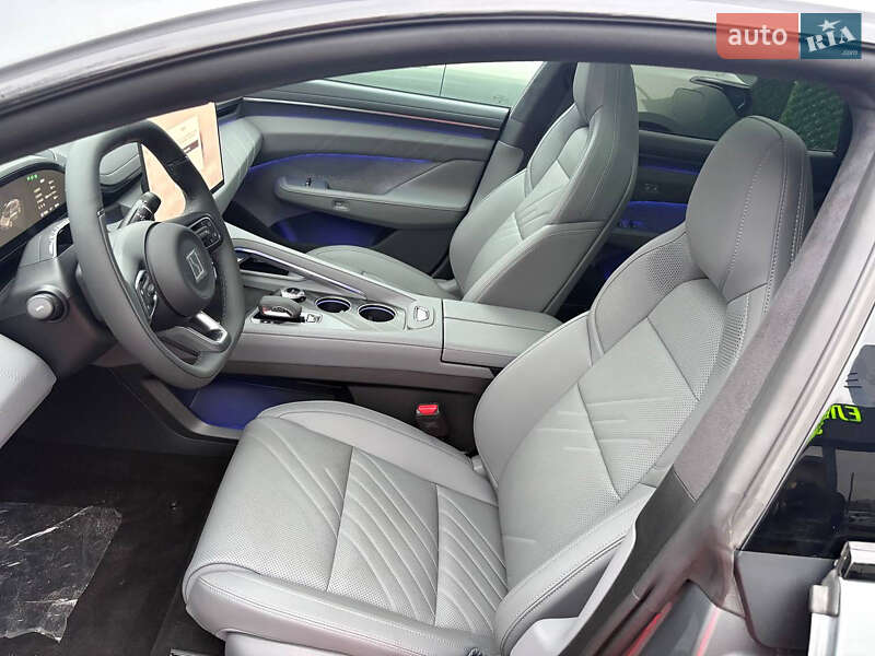 Внедорожник / Кроссовер Zeekr 001 2025 в Киеве