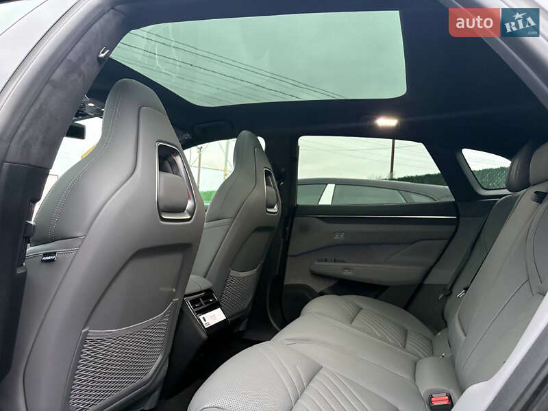 Внедорожник / Кроссовер Zeekr 001 2025 в Киеве